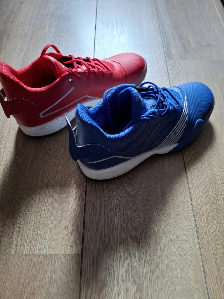 Adidas sportschoenen, Ophalen of Verzenden, Zo goed als nieuw, Schoenen