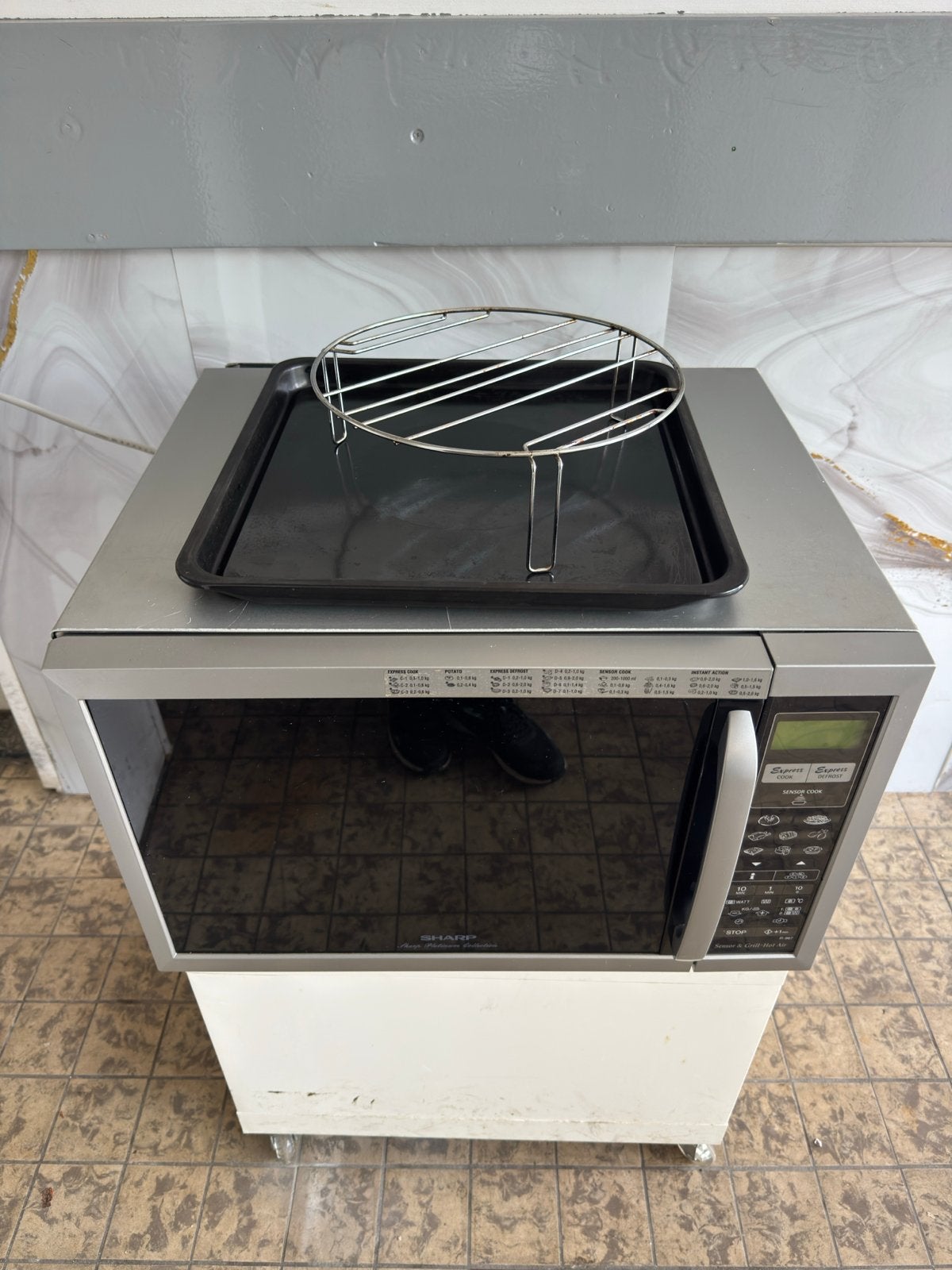 Sharp Combimagnetron Vrijstaand - Goede Staat, Witgoed en Apparatuur, Magnetrons, Combimagnetron, Grill, Ophalen of Verzenden