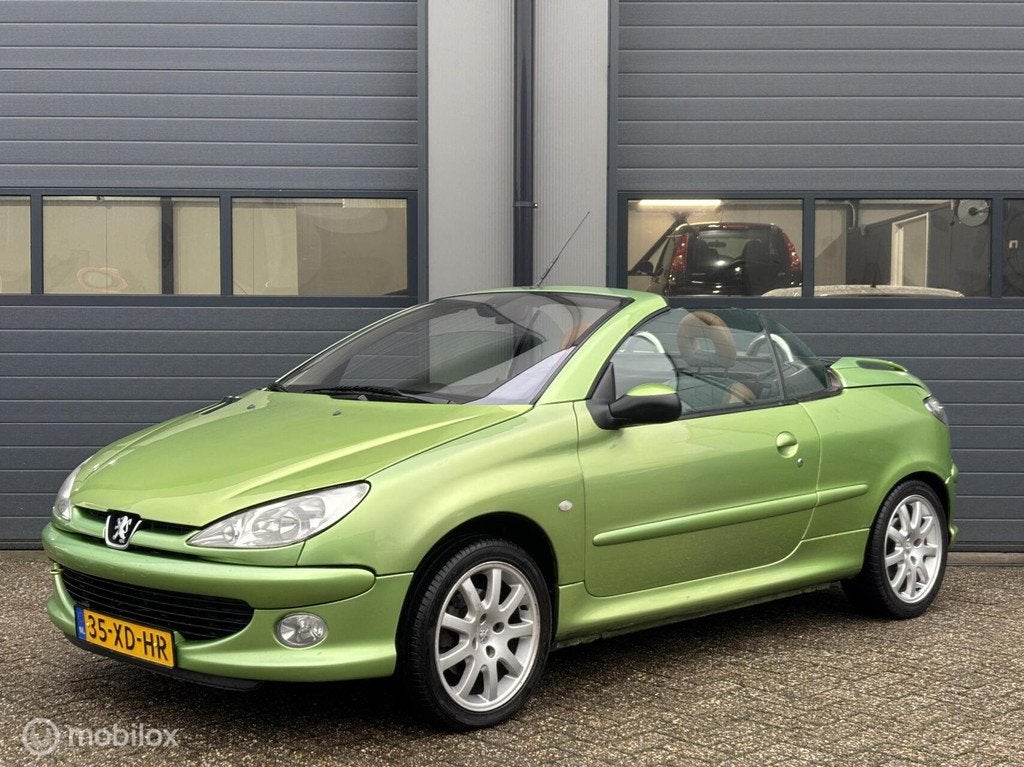 Peugeot 206 CC 2.0-16V Roland Garros Uitvoering, 136 pk, 4 cilinders, Cabriolet, 4 stoelen