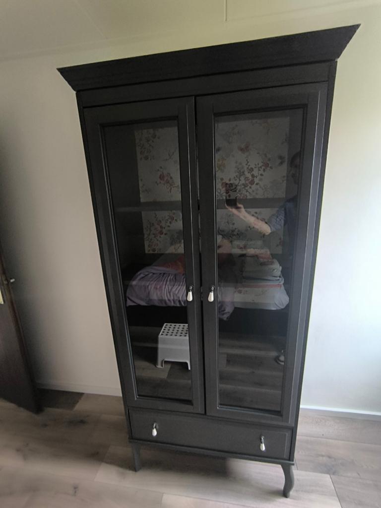 IKEA Edland Vitrinekast - Donkergrijs met Glas, Ophalen, Gebruikt, Met deur(en), Glas