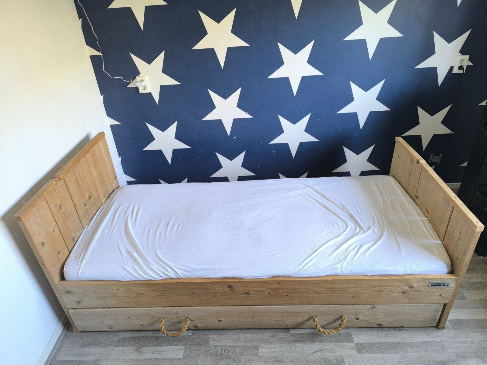 Stoer steigerhouten eenpersoonsbed 90x200cm, 85 tot 100 cm, Gebruikt, 180 cm of meer, Ophalen