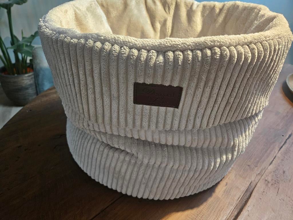Kattenmand designed by lotte, Ophalen, Zo goed als nieuw