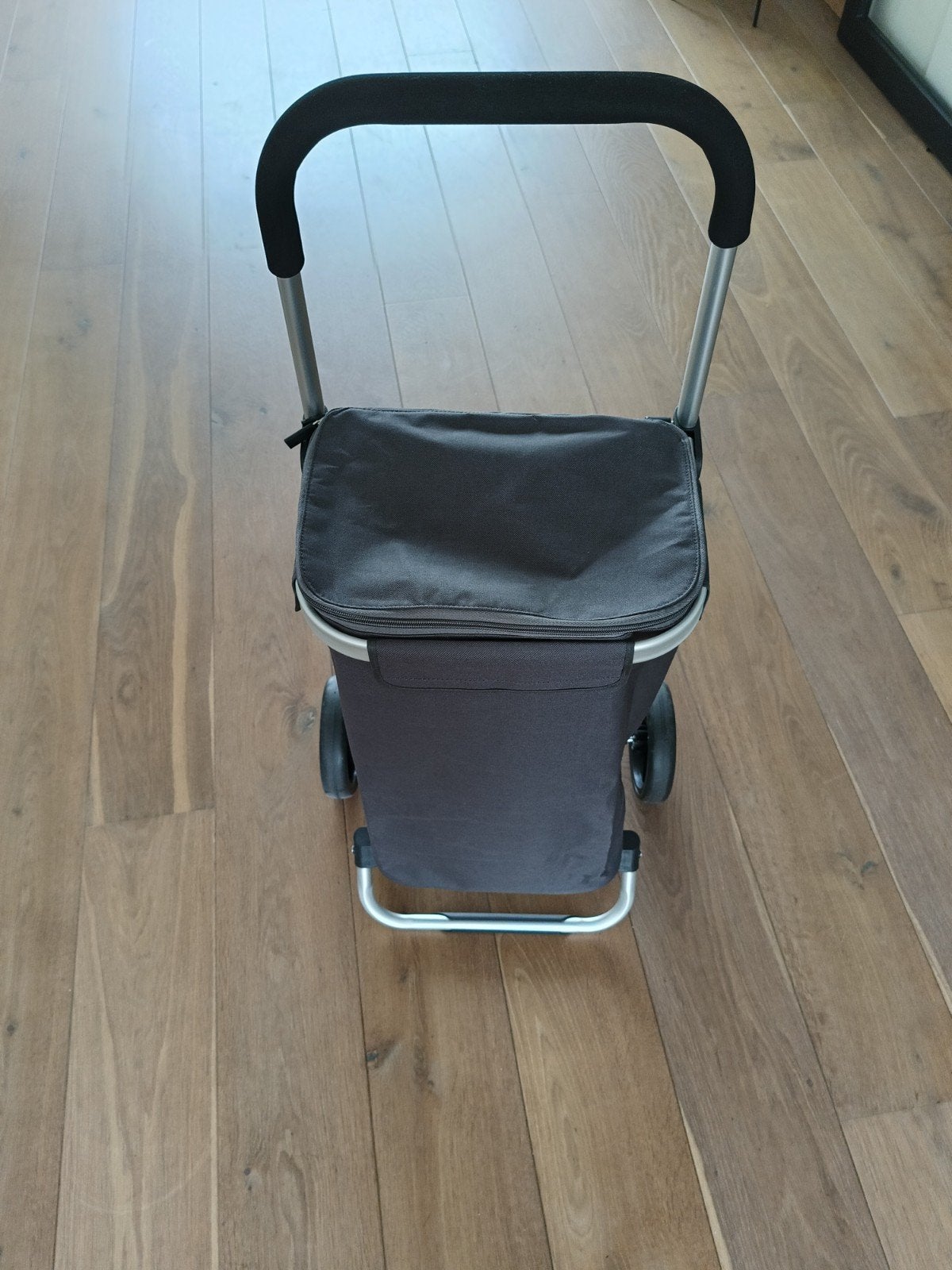 Nieuwe boodschappen trolly, Ophalen, Zo goed als nieuw