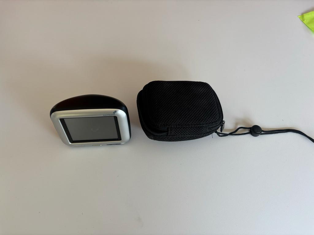 TomTom GO 500 GPS navigatiesysteem met Bluetooth, Ophalen of Verzenden, Zo goed als nieuw