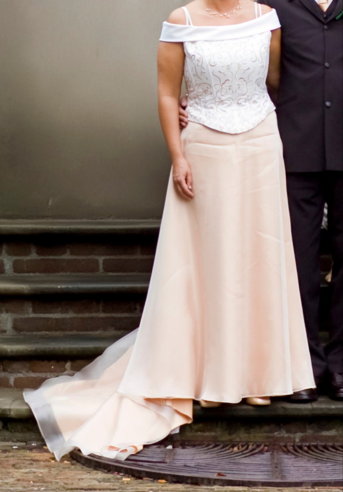 Elegante Trouwjurk met Geborduurd Corset en Sleep, Trouwjurk, Wit, Ophalen of Verzenden, Onbekend