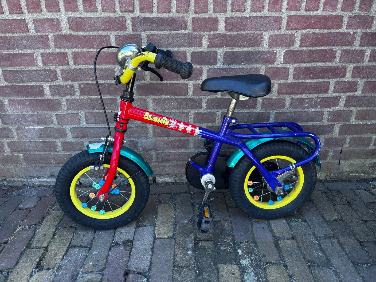 Retro Loekie met zijwieltjes, Ophalen, Terugtraprem, Zijwieltjes, Gebruikt