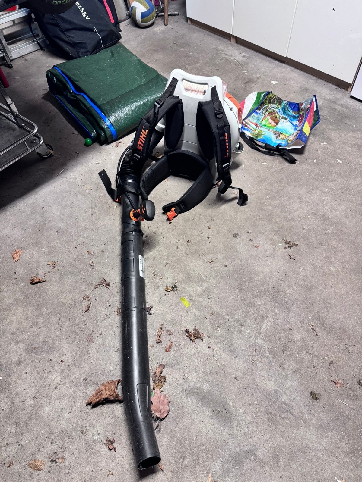 Stihl BR 600 bladblazer, Tuin en Terras, Ophalen, Zo goed als nieuw, Benzine, Ruggedragen
