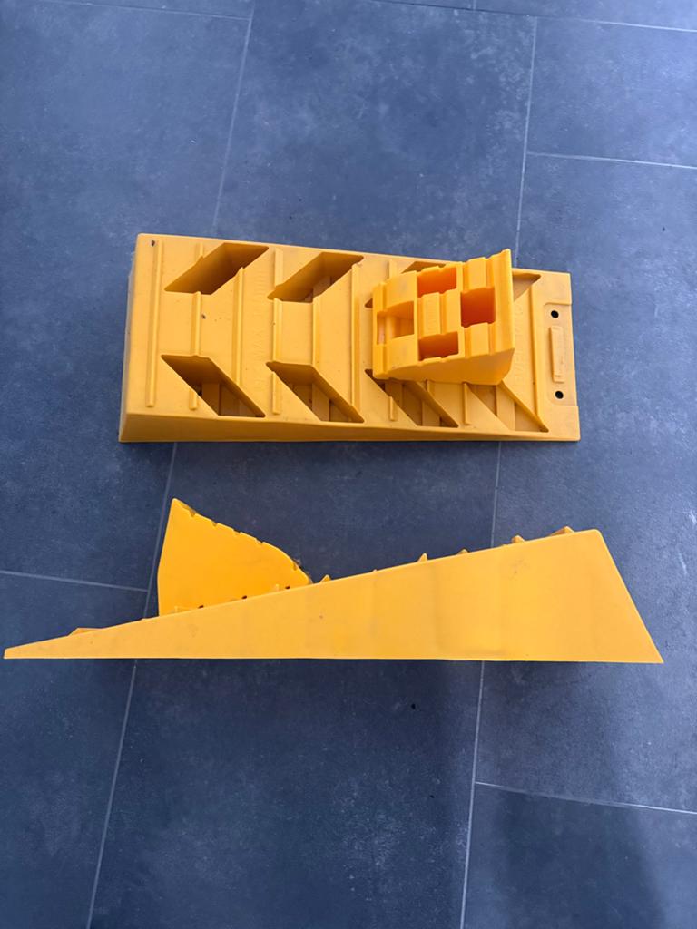 Levellerset 2 stuks - Camper/Caravan Oprijblokken, Caravans en Kamperen, Caravan accessoires, Zo goed als nieuw, Ophalen