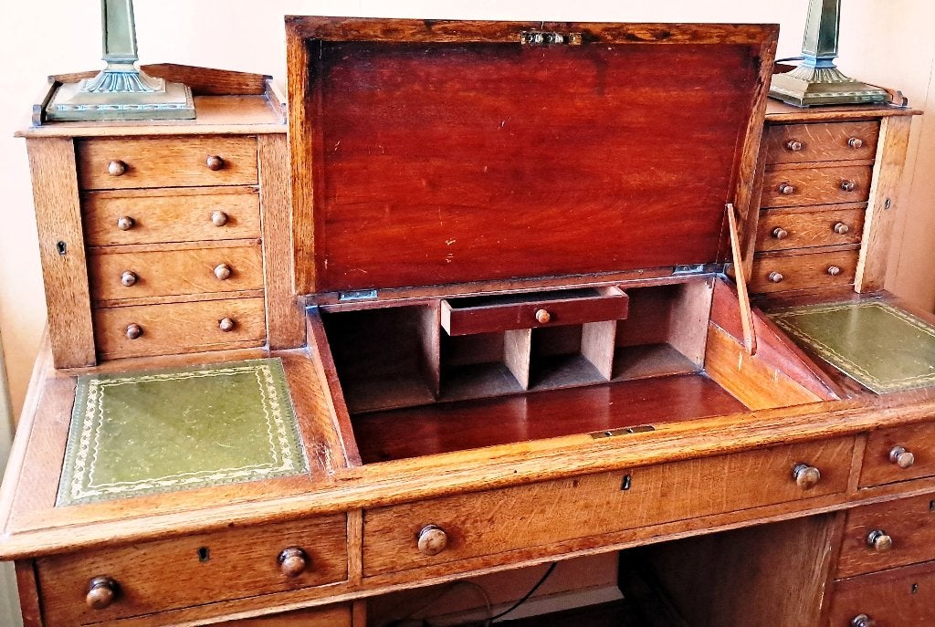 Foto 7 van Uniek Antiek Eiken Dickens Bureau (ca. 1910) – Blikvanger!