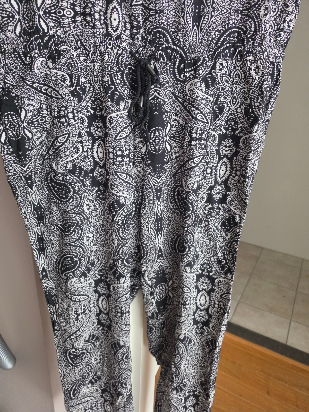 NIEUW Superstar Paisley Jumpsuit Maat 40, Maat 38/40 (M), Verzenden, Nieuw, Grijs