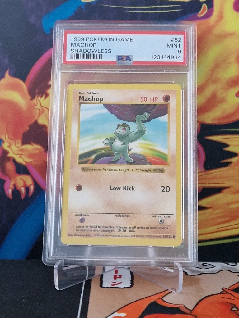 PSA 9 Machop - Base Set 52/102 - Shadowless, Ophalen of Verzenden, Nieuw, Losse kaart, Foil