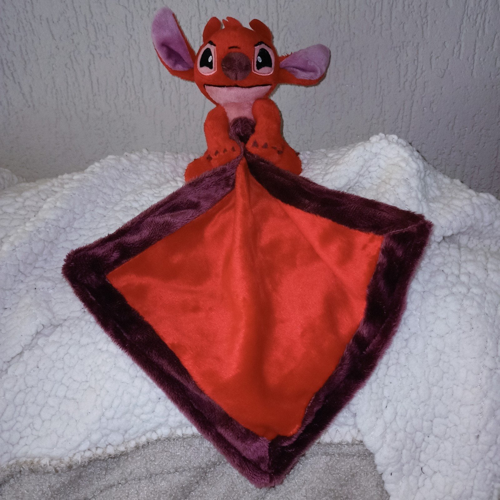 Disney, leroy knuffeldoek, rood, lilo en stitch., Disney, Disney, Ophalen of Verzenden, Zo goed als nieuw