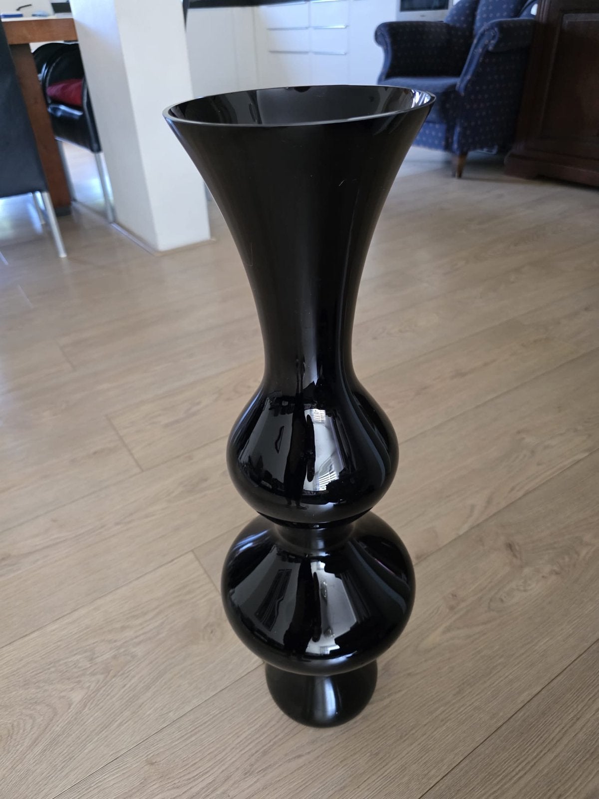 Elegante zwarte vaas - perfect voor elk interieur, Antiek en Kunst, Antiek | Vazen, Ophalen of Verzenden
