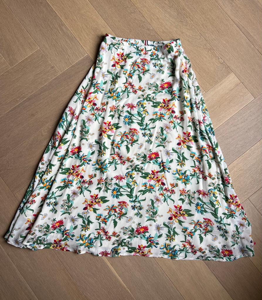 Tommy Jeans bloemenprint maxi rok maat XS, Wit, Ophalen of Verzenden, Zo goed als nieuw, Maat 34 (XS) of kleiner