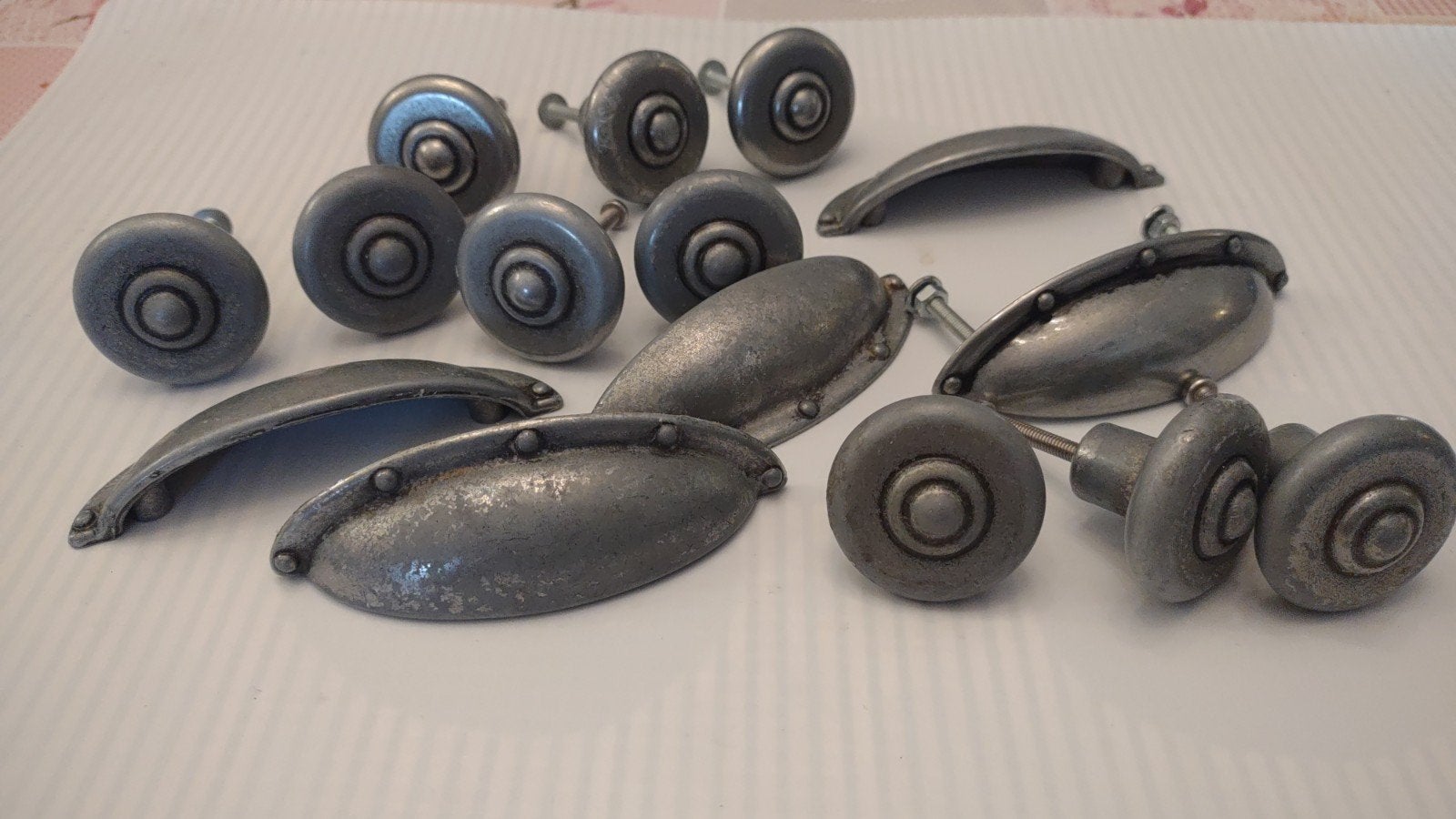 Set van 15 vintage metalen knoppen en handgrepen, Ophalen of Verzenden
