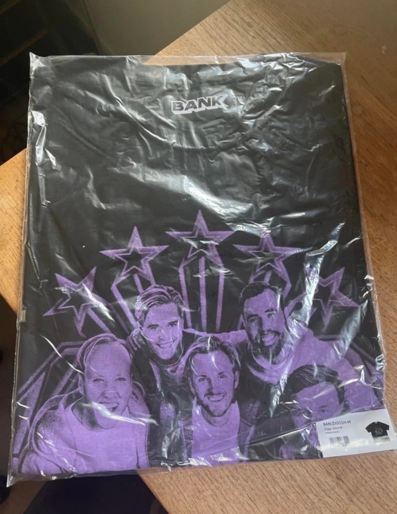 Zwart T-shirt met paarse opdruk, maat M, Ophalen of Verzenden, Nieuw, Maat 48/50 (M), Zwart