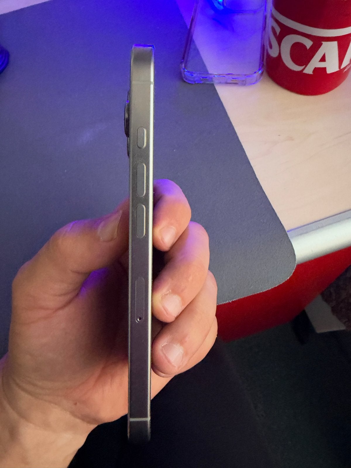 Foto 6 van iPhone 16 Pro Natural Titanium   Perfect werkend, 2 jaar oud