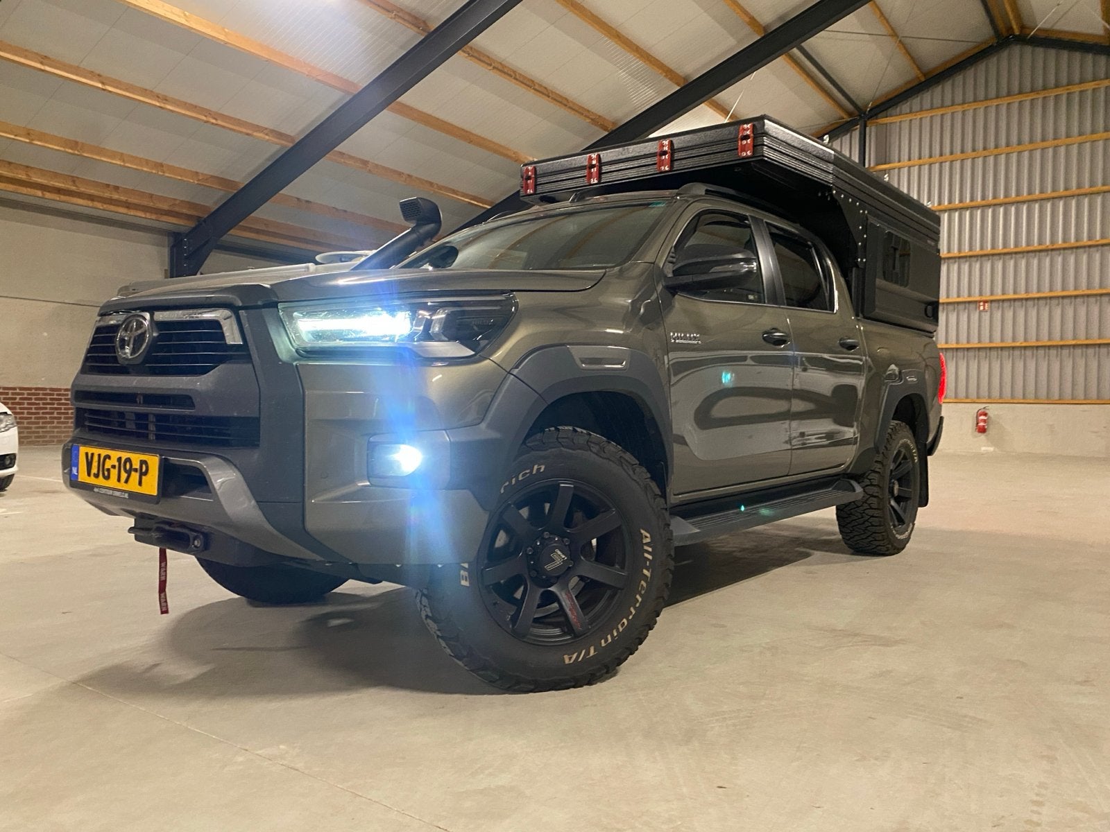 Buschtech Toyota Hilux ‘21 alijfgroen in Invincible 5 pers, Auto's, Automaat, Diesel, Dealer onderhouden, Toyota