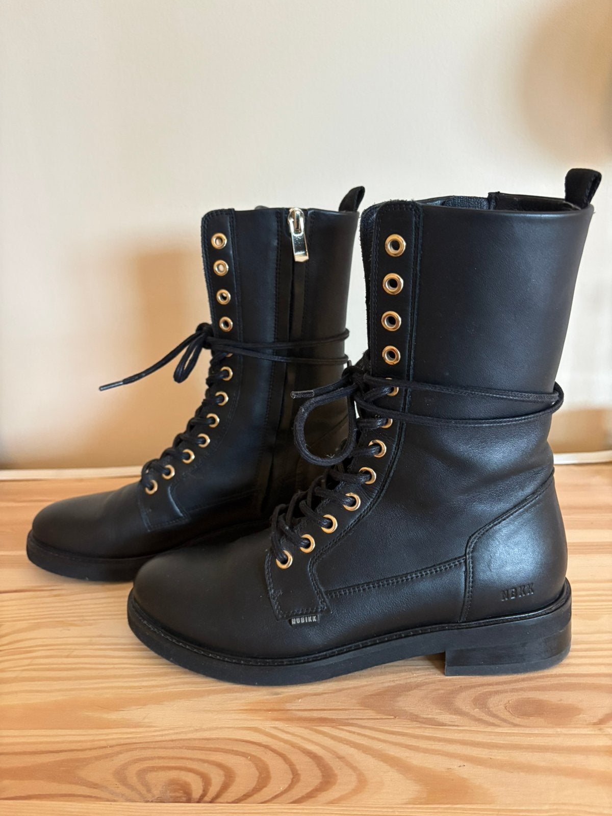 Zwarte veterlaarsjes Nubikk maat 38, Kleding | Dames, Zwart, Lage of Enkellaarzen, Ophalen of Verzenden, Zo goed als nieuw