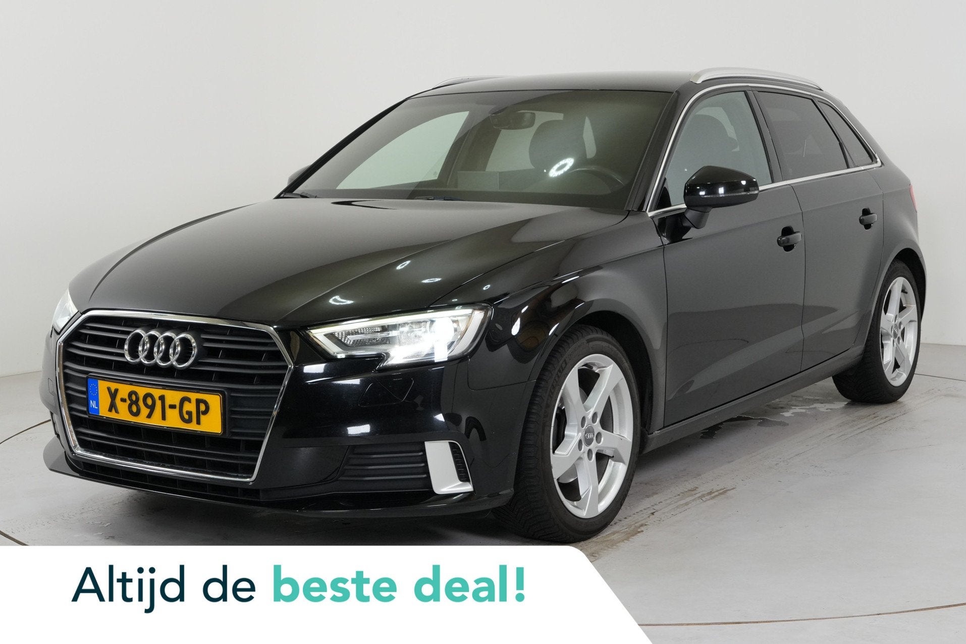 Audi A3 Sportback 35 TFSI CoD Design Pro Line Plus | Trekhaa, Stof, 4 cilinders, Zwart, 1245 kg