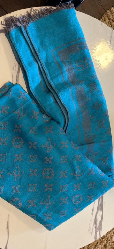 Louis vuitton scarve, Ophalen of Verzenden, Zo goed als nieuw, Sjaal