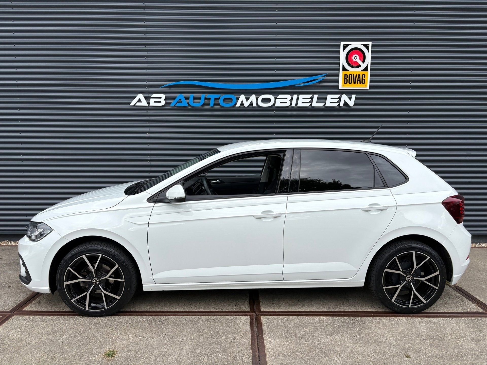 Volkswagen POLO 1.0 TSI Life Edition CARPLAY/ CAMERA/ KEYLES, Voorwielaandrijving, Dealer onderhouden, Euro 6, Met garantie (alle)