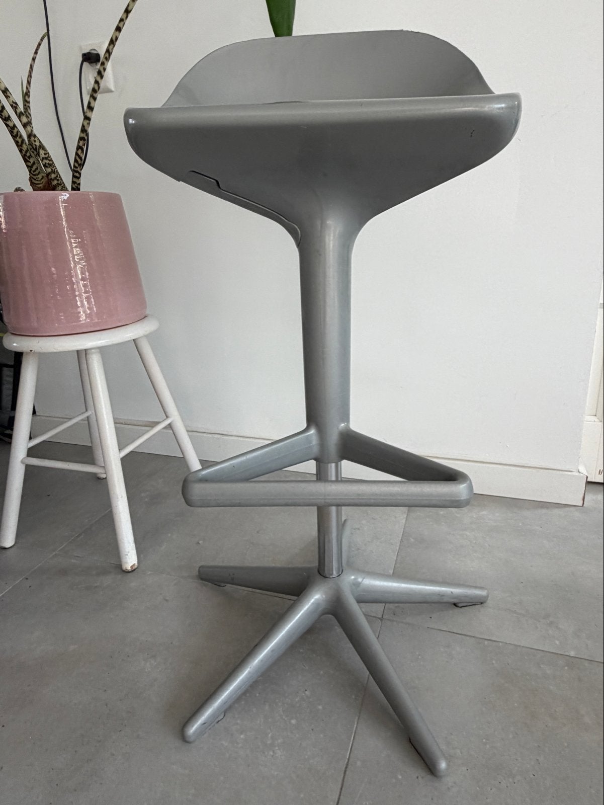Kartell Spoon Barkruk Grijs Metallic - Gebruikt, Ophalen, Kunststof, Gebruikt, In hoogte verstelbaar