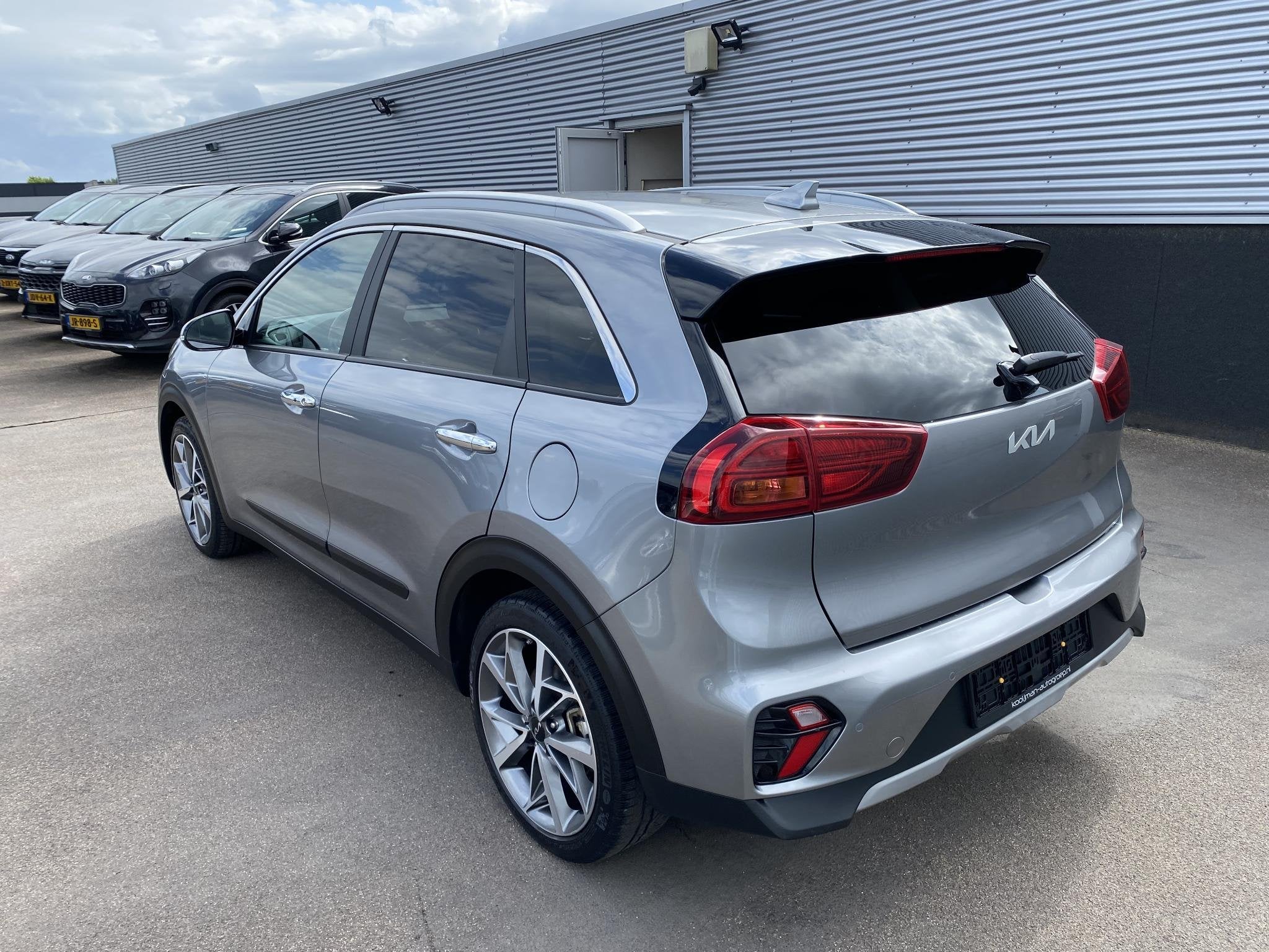Kia Niro 1.6 GDi Hybrid DynamicLine Plus Navigatie, Achterui, Dealer onderhouden, Gebruikt, Euro 6, Leder en Stof