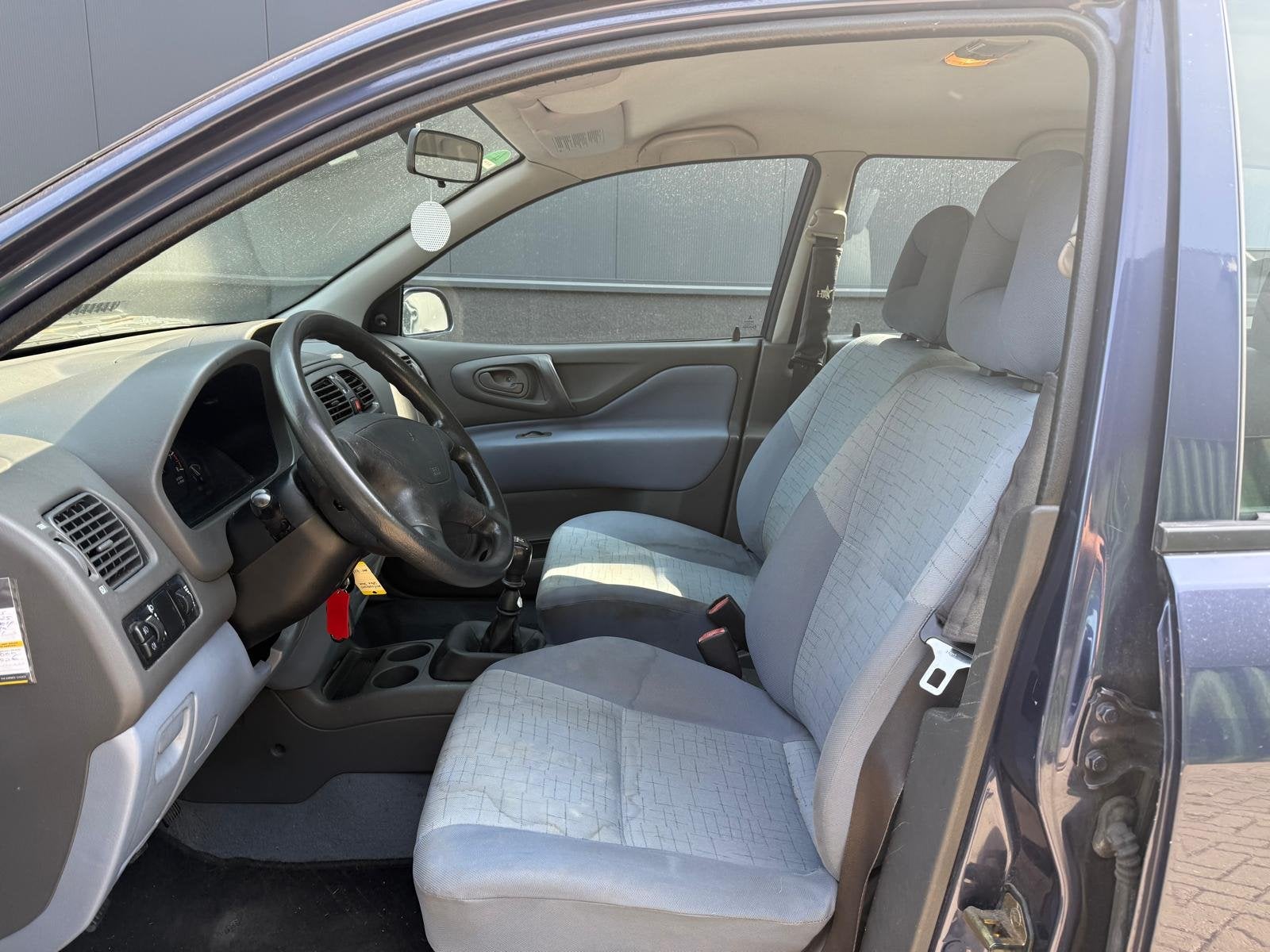Mitsubishi Space Star 1.6 Diamond (bj 2002), Voorwielaandrijving, Stof, 4 cilinders, Blauw