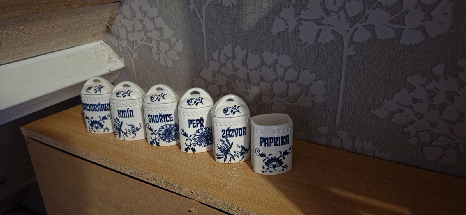 Vintage Keramo Kožlany kruidenpotjes – Cibulák – 6 stuks, Antiek en Kunst, Ophalen of Verzenden