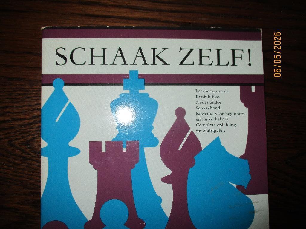 Schaak zelf Leerboek  opleiding tot clubspeler 9061040868 #, Ophalen of Verzenden, Gelezen, Overige onderwerpen