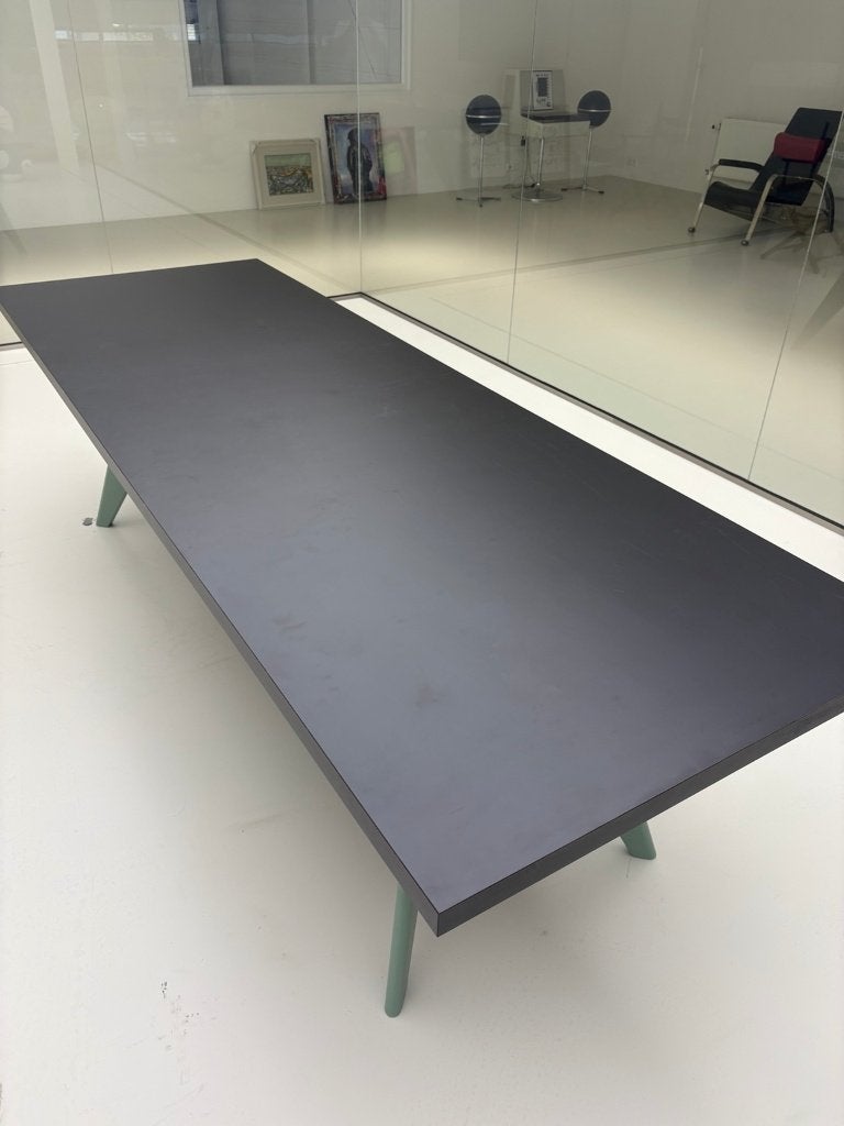 Vitra EM Table design tafel Jean Prouvé 260 cm, Ophalen, Gebruikt, 200 cm of meer, 50 tot 100 cm