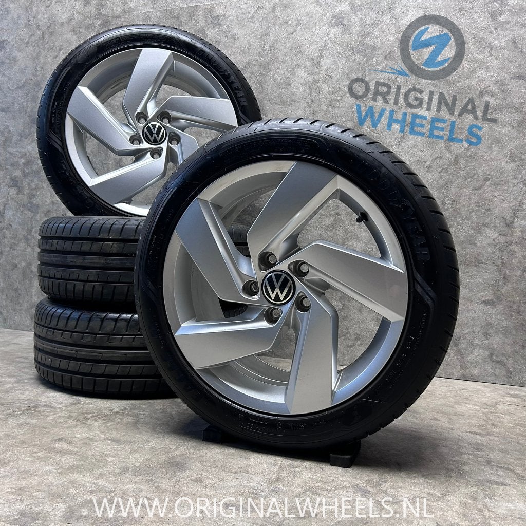 17 inch originele Richmond GTI velgen zomerbanden VW Golf 8, Auto-onderdelen, Banden en Velgen, Gebruikt, Banden en Velgen, 17 inch