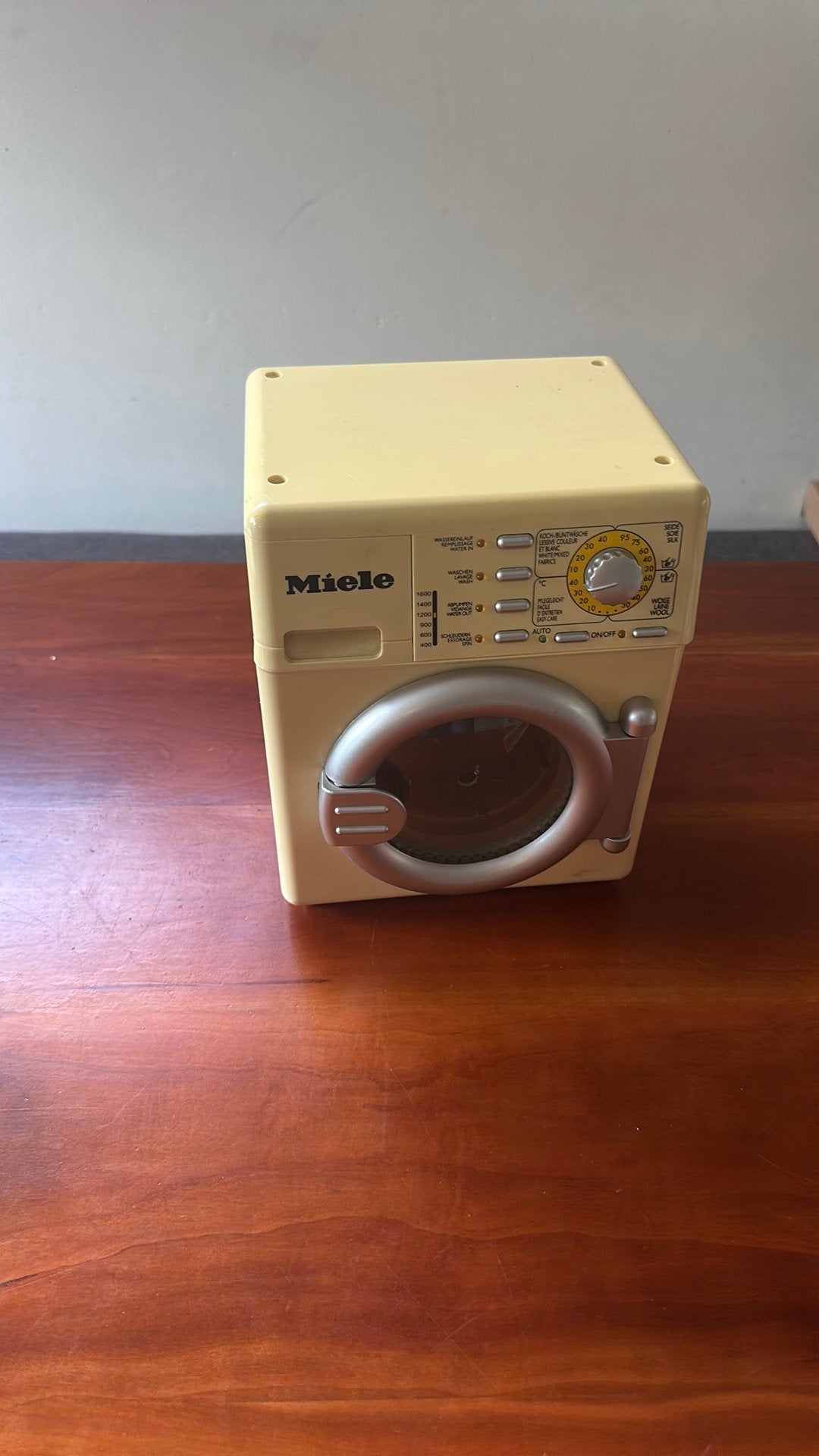 Speelgoed wasmachine, Ophalen