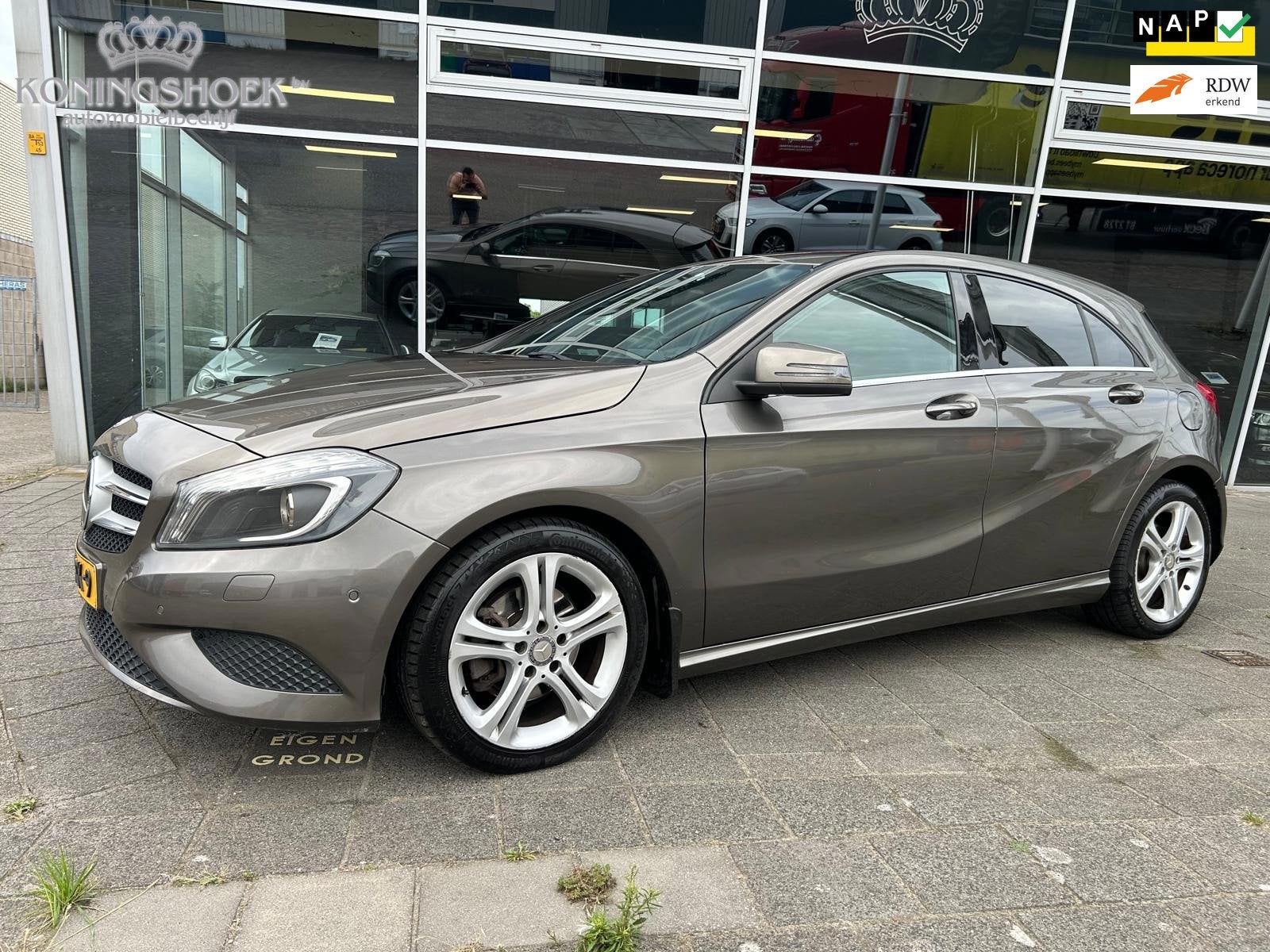 Mercedes-Benz A-klasse 180 Ambition, Auto's, Gebruikt, 4 cilinders, Leder en Stof, 122 pk