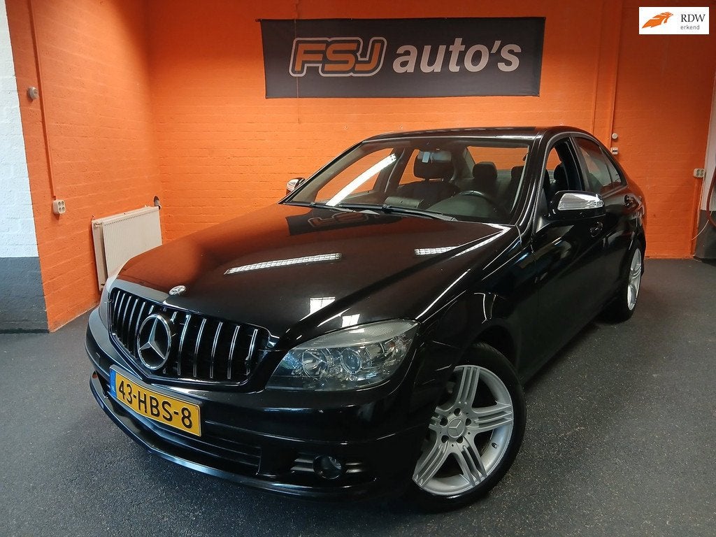 Mercedes-Benz C-klasse 180 K / AUTOMAAT / AIRCO / CRUISE!, Auto's, Zwart, 1796 cc, Zwart, Automatische klimaatregeling