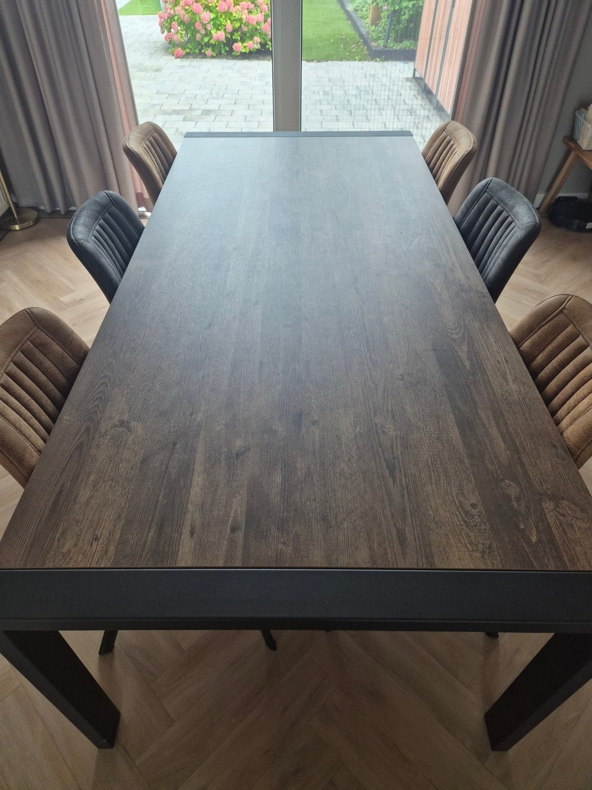 Eetkamertafel Cascade - Modern en Ruim, 100 tot 150 cm, 200 cm of meer, Zo goed als nieuw, Vijf personen of meer