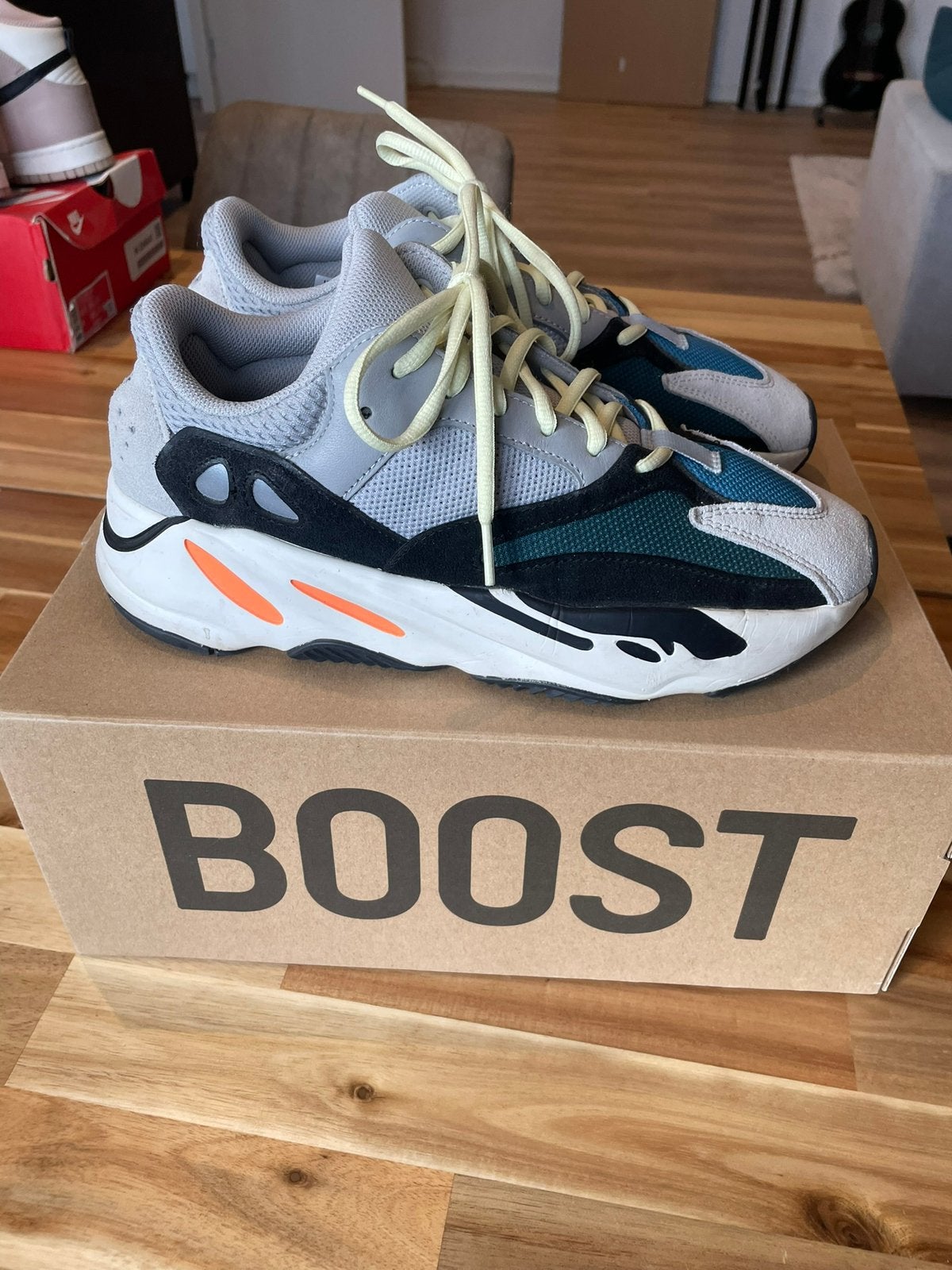 Yeezy boost 700, Ophalen of Verzenden, Zo goed als nieuw, Overige kleuren, Sneakers of Gympen
