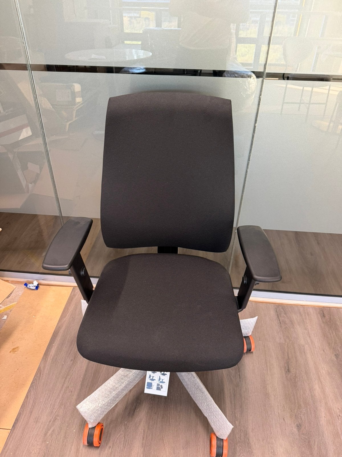 Interstuhl Se7en Comfort LX151 bureaustoel – nieuw, Huis en Inrichting, Ophalen, Zwart, Nieuw, Bureaustoel