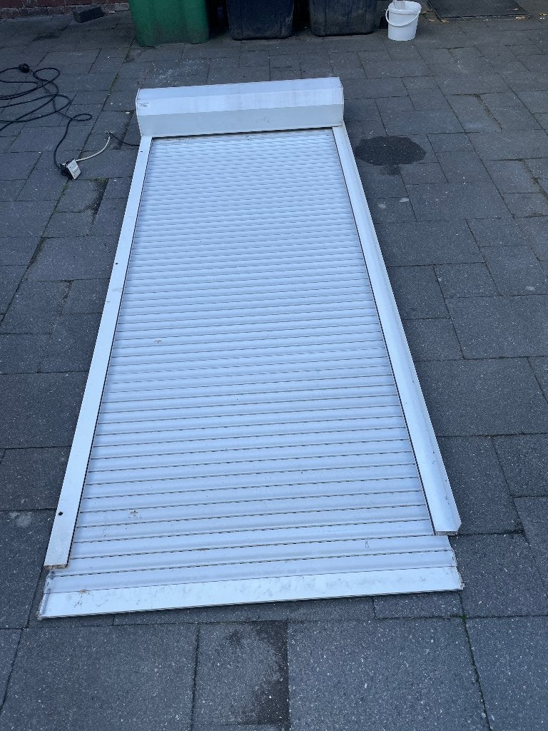 wit electrisch deur rolluik breed 1.05 mtr x 2.45 mtr hoog, Ophalen, Gebruikt, 100 tot 150 cm, 200 cm of meer