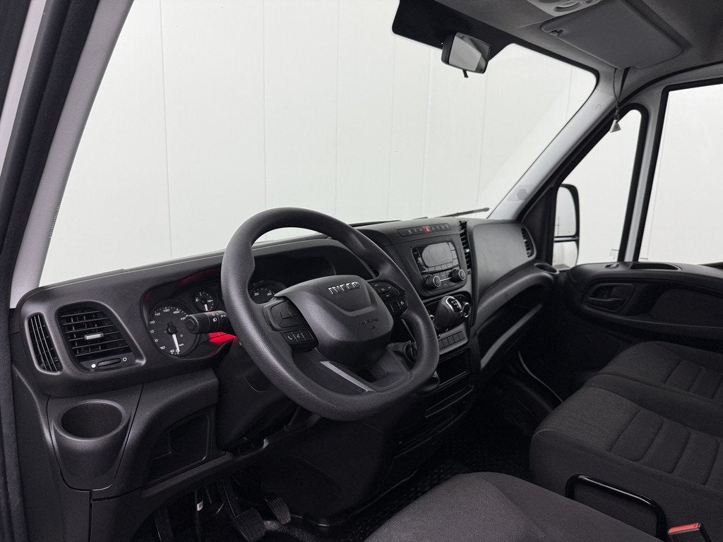 Iveco Daily 35C16 3.0 Bakwagen+Laadklep | Dakspoiler | Airco, Auto's, Bestelauto's, Gebruikt, Euro 6, 156 pk, Iveco