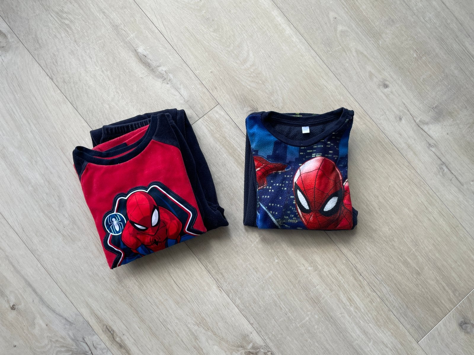 2x Spider-Man winterpyjama maat 110/116, Ophalen of Verzenden, Zo goed als nieuw, Jongen, Nacht- of Onderkleding