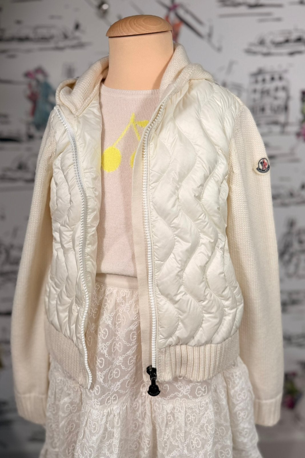 Moncler scheerwol vest met dons meisje jas maat 8 (520 euro)