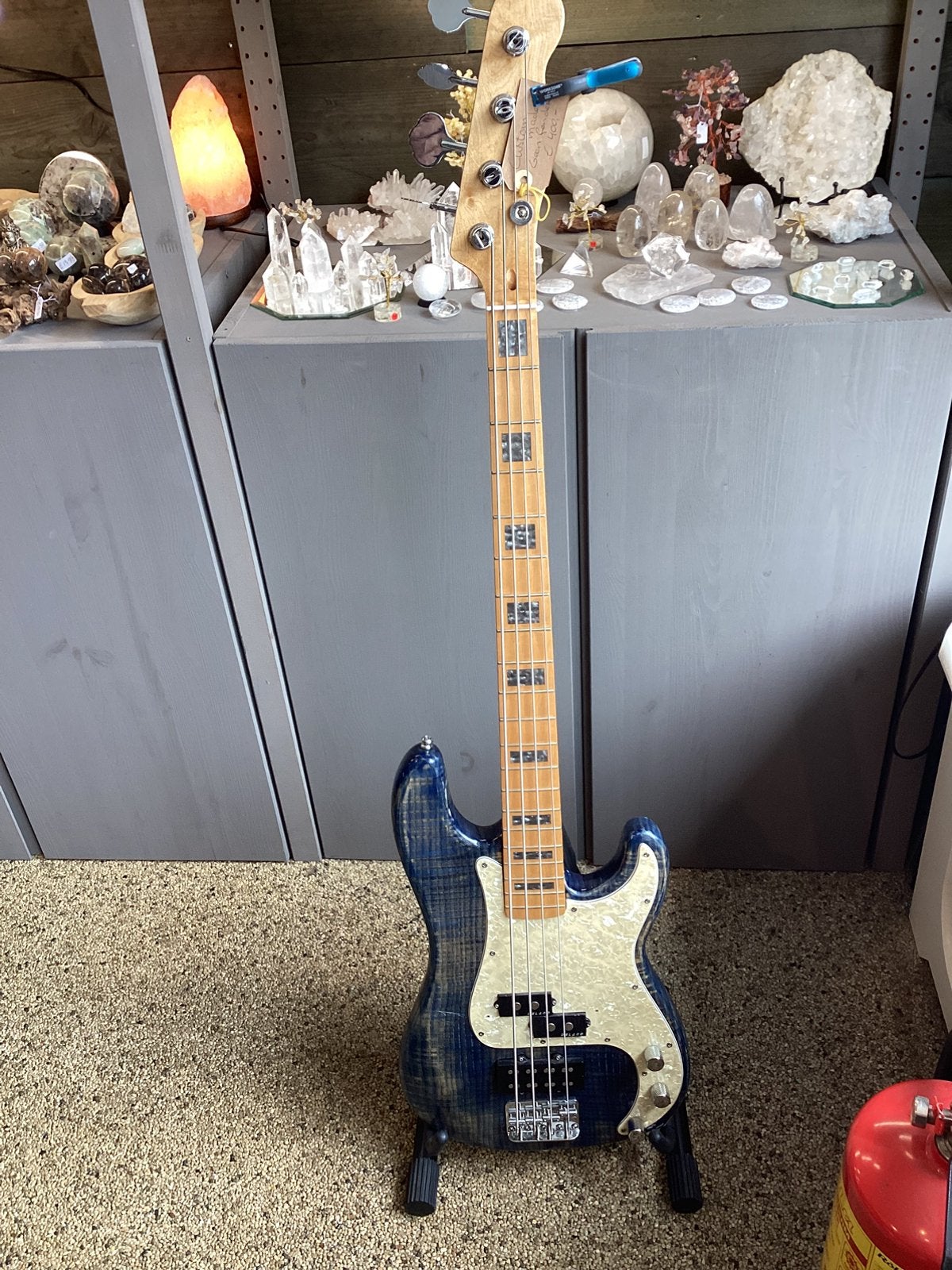 Kustom made basgitaar, Muziek en Instrumenten, Snaarinstrumenten | Gitaren | Bas, Ophalen, Zo goed als nieuw, Elektrisch