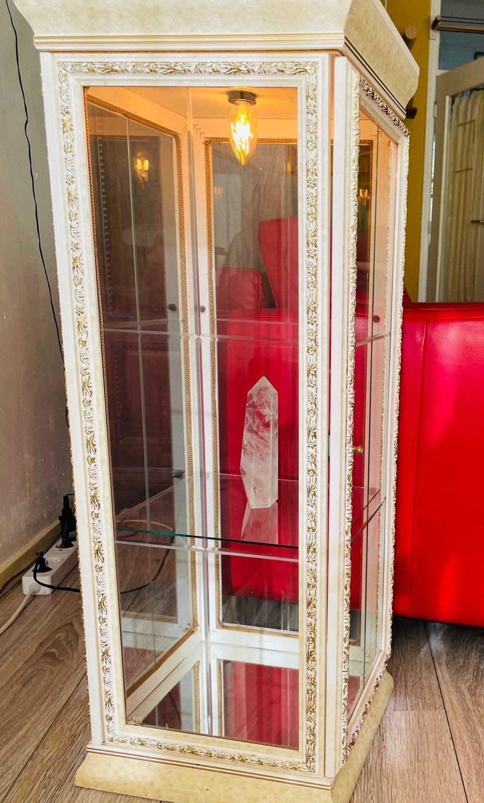 Kastje glas vitrine met lamp, Ophalen, Met plank(en), Minder dan 50 cm, Gebruikt