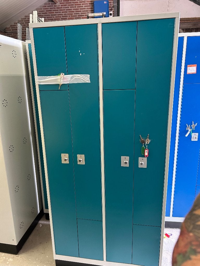 3 partijen lockers, Ophalen, Gebruikt