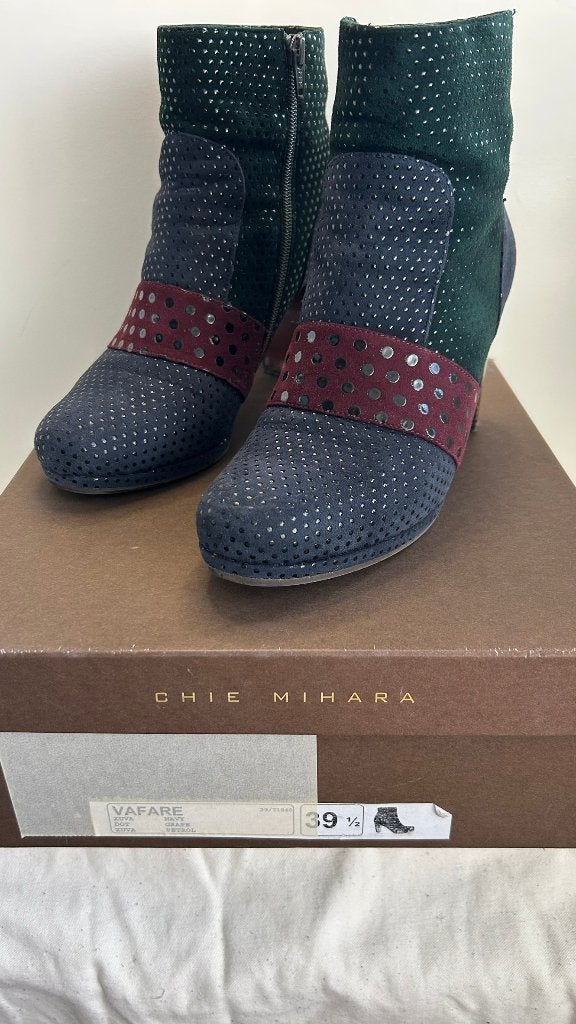 Chie Mihara enkellaarsjes maat 39,5 blauw/groen/bordeaux, Kleding | Dames, Blauw, Lage of Enkellaarzen, Ophalen of Verzenden, Zo goed als nieuw