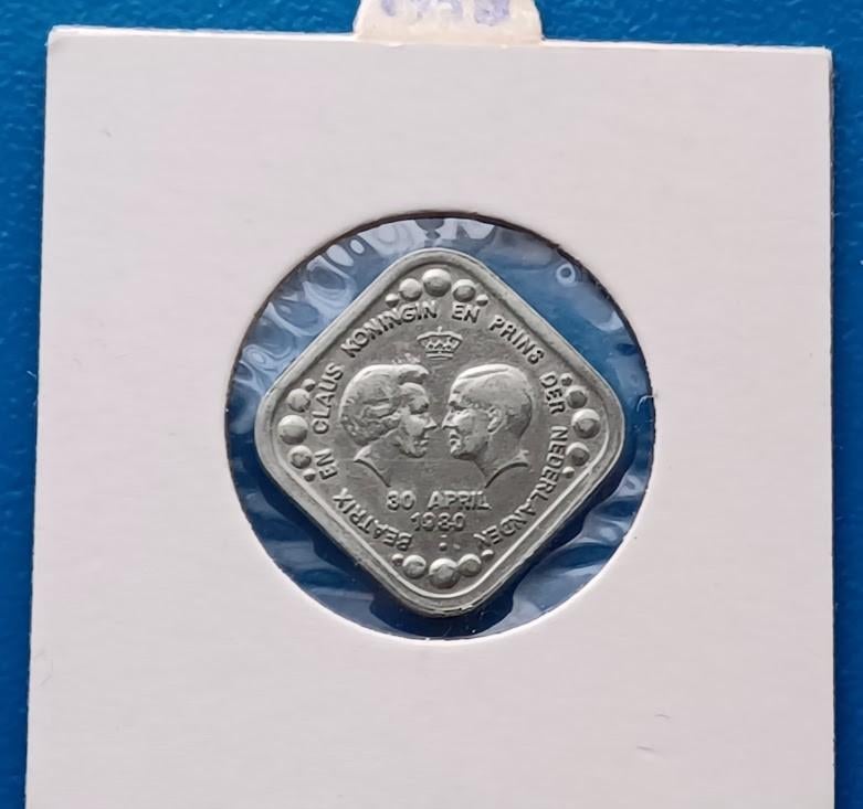 5 cents 1980 - Inhuldiging  Koningin Beatrix & Prins Claus, Postzegels en Munten, Penningen en Medailles, Verzenden, Overige materialen