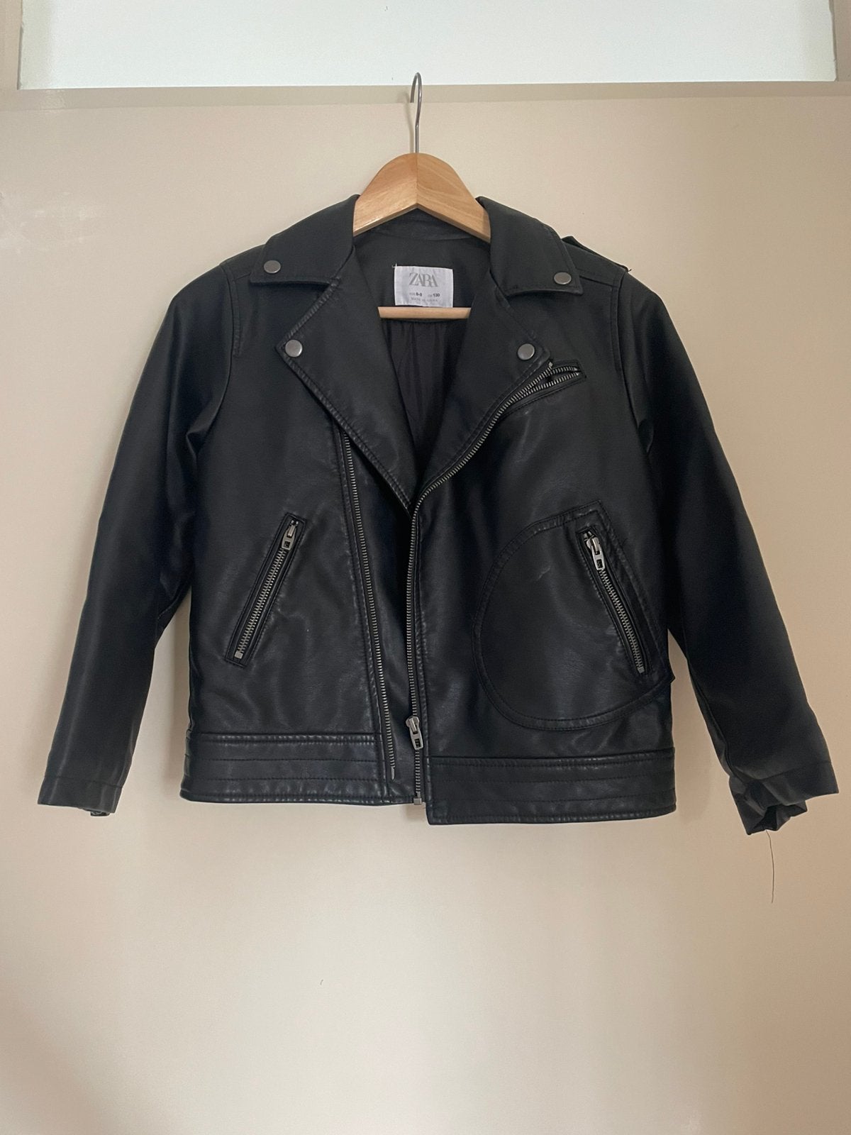 Leren jas van Zara , zwart, maat 130 (8-9 jaar), Ophalen of Verzenden, Zo goed als nieuw, Jongen of Meisje
