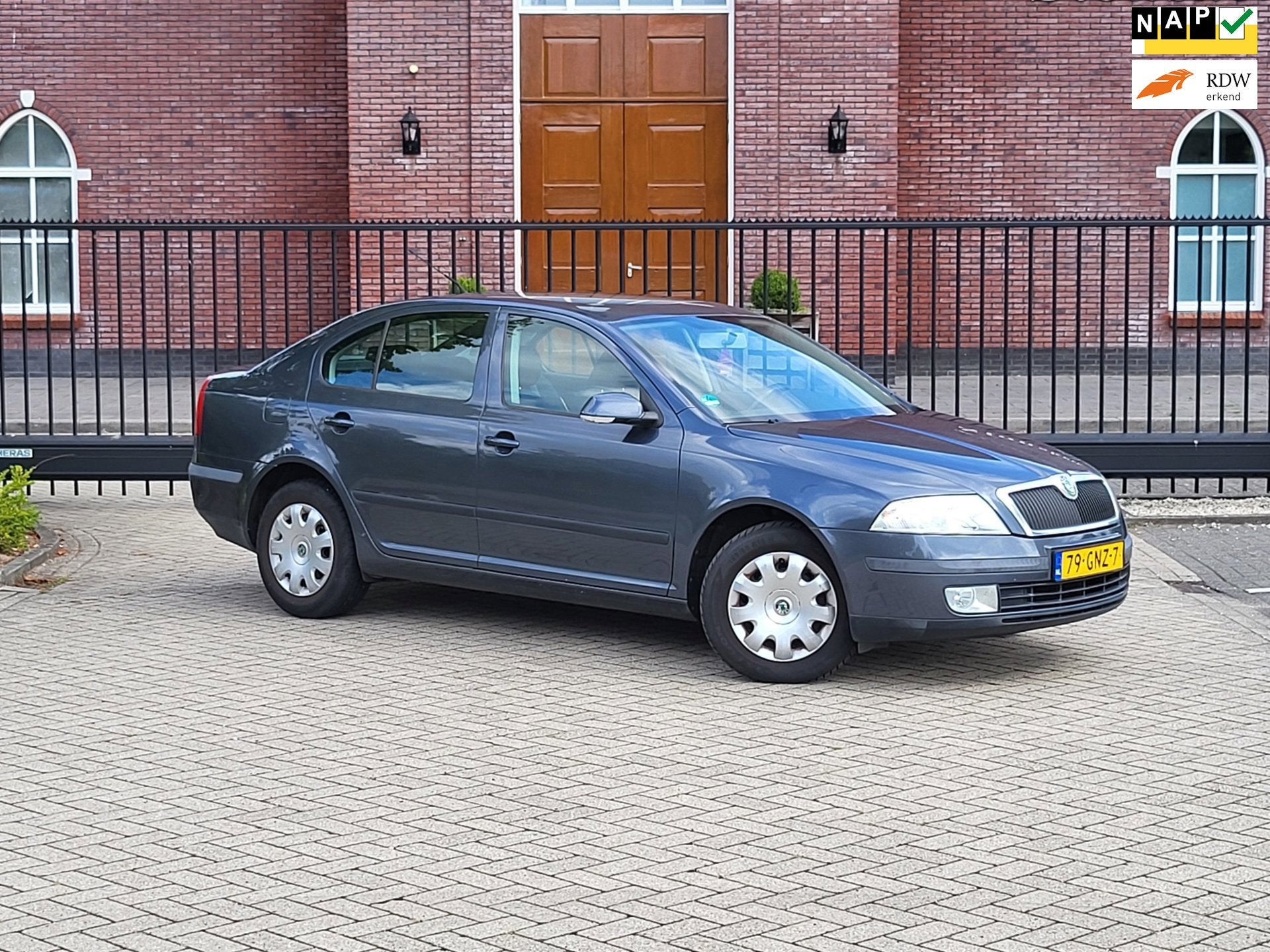 Skoda Octavia 1.8 TSI Ambiente / Airco / Trekhaak / Pdc / Cr, Voorwielaandrijving, Dealer onderhouden, 1300 kg, Gebruikt